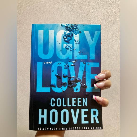 Collen Hoover two best selling books❤️‍🔥 - Picture 4 of 4